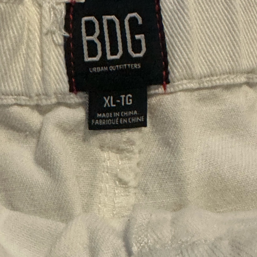 Urban Outfitters BDG White Denim Shorts Raw Hem 90s Style XL NWT High-Rise - Picture 4 of 5
